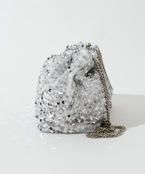 flower(フラワー)の「スパンコールチェーンバッグ(ショルダーバッグ・レディース・シルバー・FREE)」の2枚目の写真