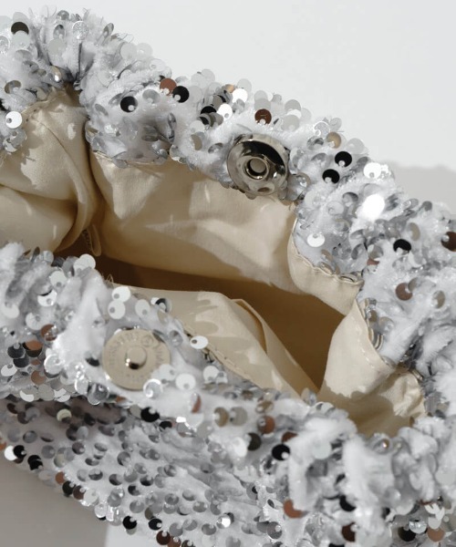 flower(フラワー)の「スパンコールチェーンバッグ(ショルダーバッグ・レディース・シルバー・FREE)」の9枚目の写真