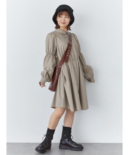 ehka sopo(エヘカソポ)の「シャーリングミニシャツワンピース(ワンピース・レディース・ブラック/オフホワイト/ベージュ・F)」の3枚目の写真