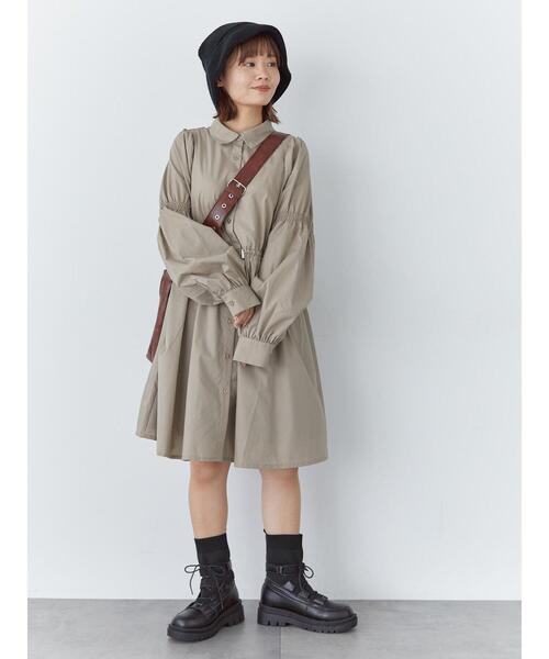 ehka sopo(エヘカソポ)の「シャーリングミニシャツワンピース(ワンピース・レディース・ブラック/オフホワイト/ベージュ・F)」の15枚目の写真