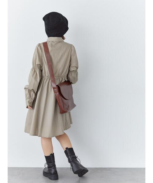 ehka sopo(エヘカソポ)の「シャーリングミニシャツワンピース(ワンピース・レディース・ブラック/オフホワイト/ベージュ・F)」の17枚目の写真