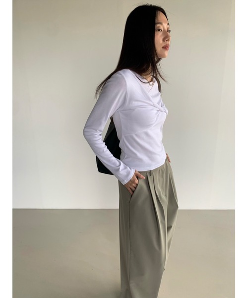 Didot.showroom（ディドット ショールーム）の「モダール混ツイストリボンロンT（Tシャツ/カットソー・レディース・ブラック/ホワイト/グレー・FREE）」の11枚目の写真
