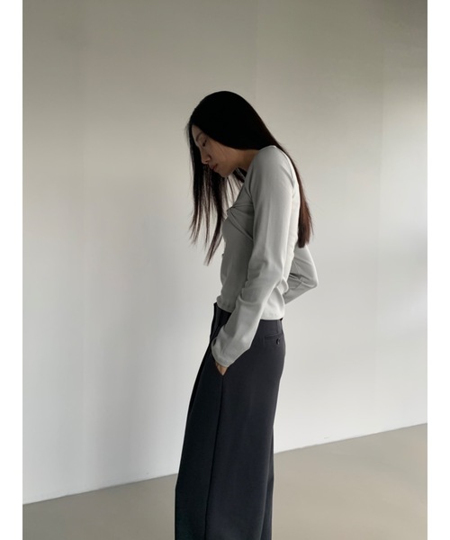 Didot.showroom（ディドット ショールーム）の「モダール混ツイストリボンロンT（Tシャツ/カットソー・レディース・ブラック/ホワイト/グレー・FREE）」の4枚目の写真