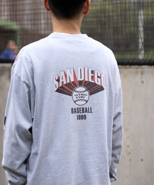 NO NEED（ノーニード）の「【NUTMEG/ナツメグ】San Diego 袖プリント USAヘビーウェイト ロンT（Tシャツ/カットソー・メンズ・ブラック/オフホワイト/グレー/ネイビー・M/L）」の3枚目の写真