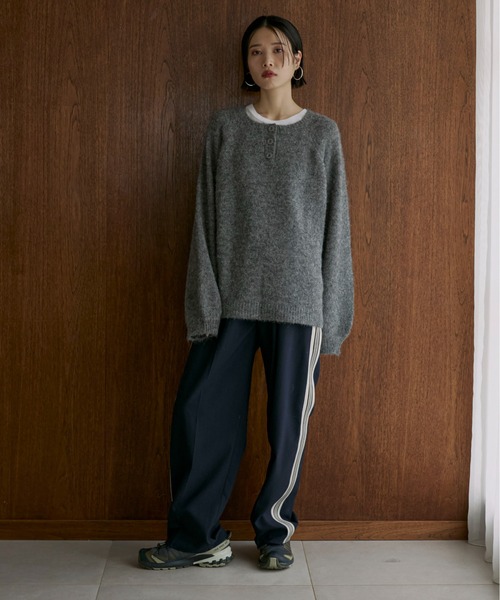 feepur(フェピュール)の「【ハンドウォッシャブル】ウール混起毛ヘンリーニット(ニット/セーター・レディース・ネイビー/アイボリー/グレー/ブラウン・MEDIUM)」の8枚目の写真