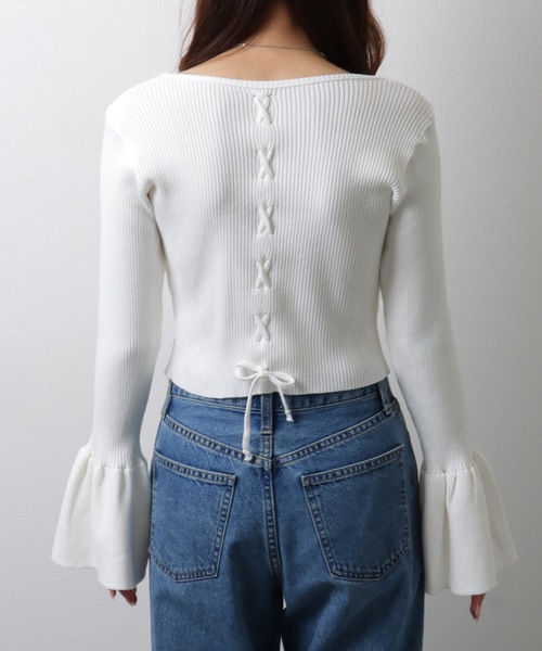 Lace Ladies(レースレディース)の「Uネック トランペットスリーブ リブニット セーター トップス(ニット/セーター・レディース・ブラック/ホワイト/レッド・FREE)」の7枚目の写真