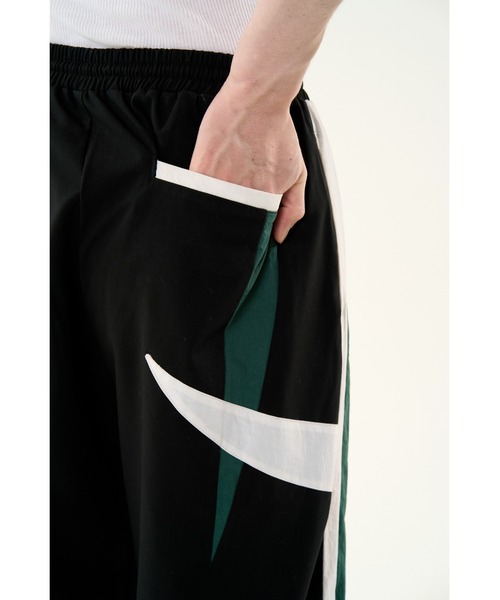 DISCOVERED（ディスカバード）の「TRACK SUITS TRACK PANTS（その他パンツ・メンズ・ブラック×グリーン/グレー・SMALL/LARGE）」の5枚目の写真