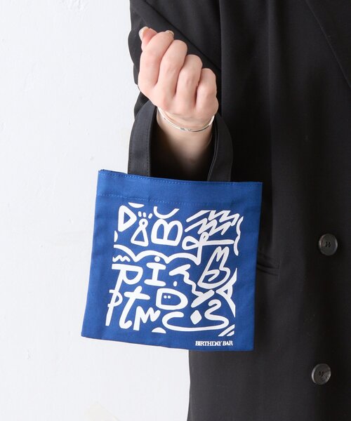 BIRTHDAY BAR（バースデイバー）の「コットンミニスクエアフラットバッグ（トートバッグ・レディース・ネイビー/オレンジ/ピンク/アイボリー・0）」の2枚目の写真