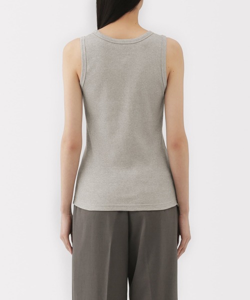 無印良品（ムジルシリョウヒン）の「婦人　ストレッチリブ編みタンクトップ（タンクトップ・レディース・オフホワイト/グレー/ブラック/スモーキーグリーン系/ホワイト系/ブラック系・XS/S/M/L/XL）」の17枚目の写真