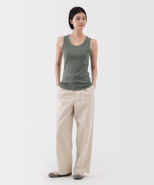 無印良品（ムジルシリョウヒン）の「婦人　ストレッチリブ編みタンクトップ（タンクトップ・レディース・オフホワイト/グレー/ブラック/スモーキーグリーン系/ホワイト系/ブラック系・XS/S/M/L/XL）」の13枚目の写真