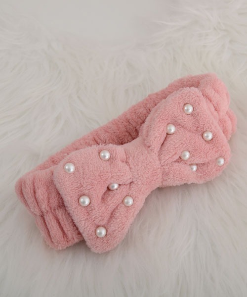 VIBGYOR Women（ヴィブジョー　ウィメン）の「【float】ふわふわ もこもこ パール リボン ヘアバンド【11色展開】（ヘアバンド・レディース・ホワイト/ピンク/コーラルピンク/ライトパープル/イエロー/グレイッシュベージュ/ライトブルー/ベビーピンク/ライトピンク/スモークピンク/グレー・FREE）」の10枚目の写真