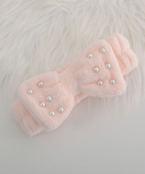 VIBGYOR Women（ヴィブジョー　ウィメン）の「【float】ふわふわ もこもこ パール リボン ヘアバンド【11色展開】（ヘアバンド・レディース・ホワイト/ピンク/コーラルピンク/ライトパープル/イエロー/グレイッシュベージュ/ライトブルー/ベビーピンク/ライトピンク/スモークピンク/グレー・FREE）」の12枚目の写真