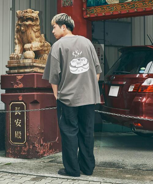 URBAN RESEARCH(アーバンリサーチ)の「551蓬莱×UR SHORT-SLEEVE T-SHIRTS(Tシャツ/カットソー・メンズ・ブラック/チャコールグレー/レッド/オフホワイト/ブルー/ネイビー・X-LARGE/LARGE/MEDIUM/SMALL)」の20枚目の写真