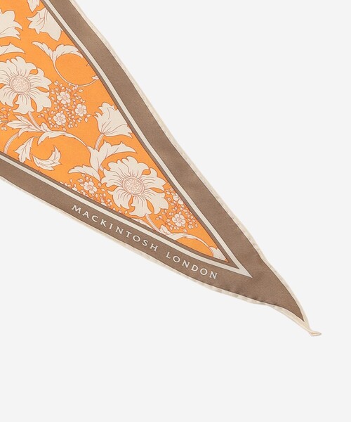 MACKINTOSH LONDON(マッキントッシュ ロンドン)の「【婦人画報掲載】【Diamond Shape Scarf/ダイヤモンドシェイプスカーフ】【BIBURY FLOWER】バイブリーダイヤモンドシェイプスカーフ(ストール/ショール・レディース・グリーン系その他4/ライトブルー/オレンジ・FREE)」の8枚目の写真