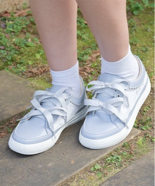 axes femme(アクシーズファム)の「ダブルリボンレーススニーカー(スニーカー・レディース・ブルー/ブラック/グレイッシュベージュ・MEDIUM/LARGE)」の3枚目の写真