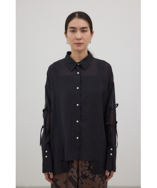 crie conforto（クリーコンフォルト）の「スリーブスラッシュシアーシャツ　羽織り / 長袖（シャツ/ブラウス・レディース・ライトイエロー/アイボリー/ブラック/ブラウン・FREE）」の8枚目の写真