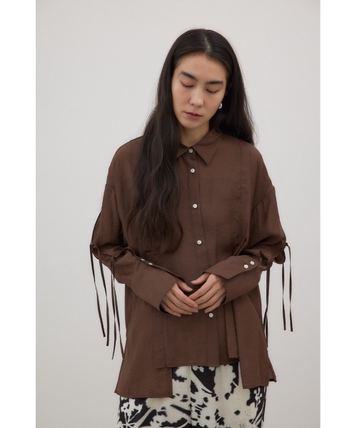 crie conforto（クリーコンフォルト）の「スリーブスラッシュシアーシャツ　羽織り / 長袖（シャツ/ブラウス・レディース・ライトイエロー/アイボリー/ブラック/ブラウン・FREE）」の15枚目の写真