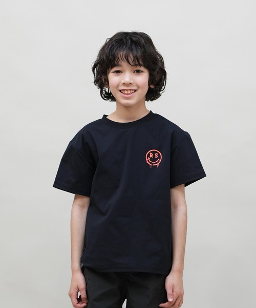 RUSTY（ラスティ）の「RUSTY/ラスティー デザイン半袖Tシャツ キッズ UVケア ラッシュガード 965502（ラッシュガード・キッズ・チャコールグレー/ブラック/ホワイト・150cm/160cm/130cm/140cm）」の11枚目の写真