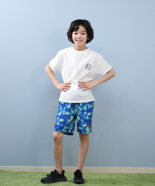 RUSTY（ラスティ）の「RUSTY/ラスティー デザイン半袖Tシャツ キッズ UVケア ラッシュガード 965502（ラッシュガード・キッズ・チャコールグレー/ブラック/ホワイト・150cm/160cm/130cm/140cm）」の5枚目の写真