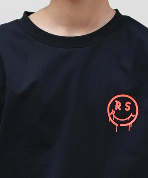 RUSTY（ラスティ）の「RUSTY/ラスティー デザイン半袖Tシャツ キッズ UVケア ラッシュガード 965502（ラッシュガード・キッズ・チャコールグレー/ブラック/ホワイト・150cm/160cm/130cm/140cm）」の16枚目の写真