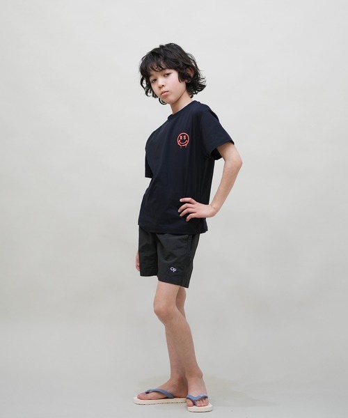 RUSTY（ラスティ）の「RUSTY/ラスティー デザイン半袖Tシャツ キッズ UVケア ラッシュガード 965502（ラッシュガード・キッズ・チャコールグレー/ブラック/ホワイト・150cm/160cm/130cm/140cm）」の13枚目の写真