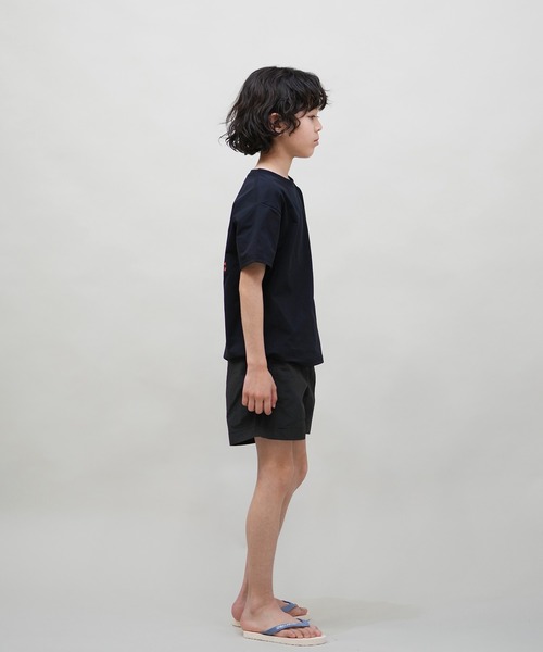 RUSTY（ラスティ）の「RUSTY/ラスティー デザイン半袖Tシャツ キッズ UVケア ラッシュガード 965502（ラッシュガード・キッズ・チャコールグレー/ブラック/ホワイト・150cm/160cm/130cm/140cm）」の15枚目の写真