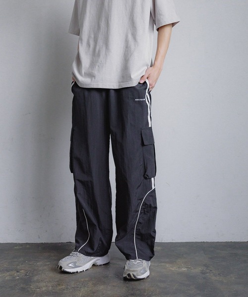 GLOBAL WORK(グローバルワーク)の「ナイロンラインパンツ/AND YUA ANY/291947(カーゴパンツ・キッズ・ブラック/ネイビー・SMALL/MEDIUM/LARGE)」の7枚目の写真