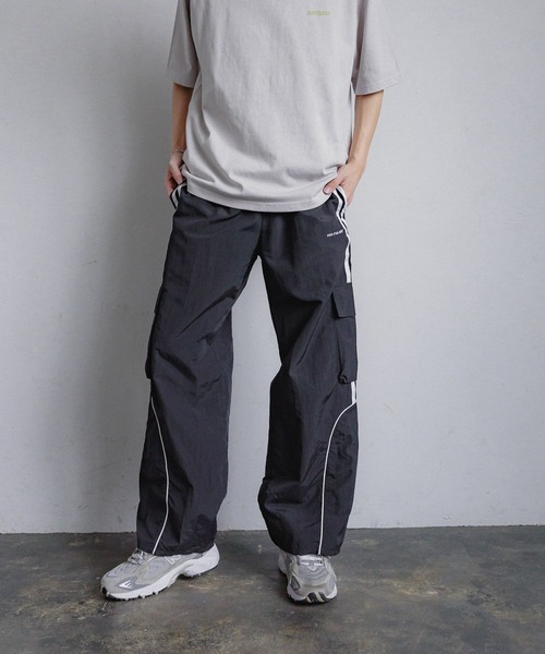 GLOBAL WORK(グローバルワーク)の「ナイロンラインパンツ/AND YUA ANY/291947(カーゴパンツ・キッズ・ブラック/ネイビー・SMALL/MEDIUM/LARGE)」の8枚目の写真