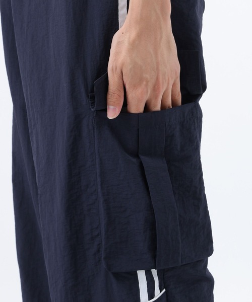 GLOBAL WORK(グローバルワーク)の「ナイロンラインパンツ/AND YUA ANY/291947(カーゴパンツ・キッズ・ブラック/ネイビー・SMALL/MEDIUM/LARGE)」の15枚目の写真