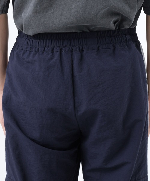 GLOBAL WORK(グローバルワーク)の「ナイロンラインパンツ/AND YUA ANY/291947(カーゴパンツ・キッズ・ブラック/ネイビー・SMALL/MEDIUM/LARGE)」の17枚目の写真