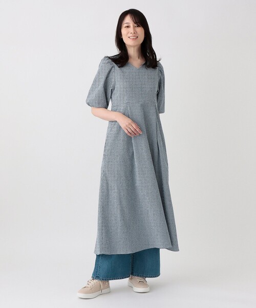 Afternoon Tea(アフタヌーンティー)の「サッカーチェックVネックワンピース(ワンピース・レディース・ホワイト/ブルー・MEDIUM)」の2枚目の写真