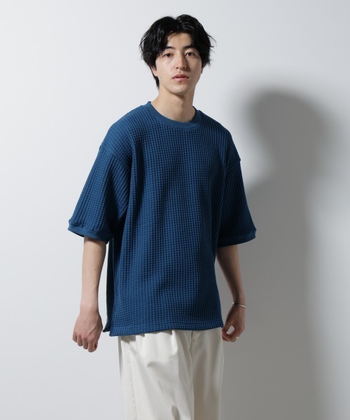 NANO universe(ナノユニバース)の「オニワッフルビッグTシャツ 五分袖(Tシャツ/カットソー・メンズ・ブルー/ダークグリーン/ホワイト/スミクロ・L/M/XL)」の4枚目の写真