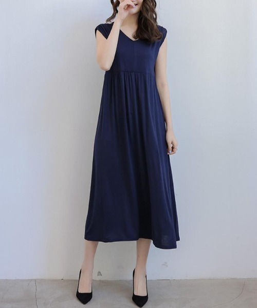 maison de LATIR(メゾンドラティール)の「フレンチスリーブVネックカットソーワンピース(ワンピース・レディース・ブラック/レッド/グレー/ネイビー/ダークグレー・ONESIZE)」の4枚目の写真