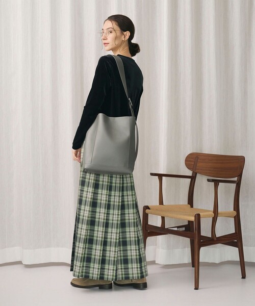 BEAUTY&YOUTH UNITED ARROWS（ビューティーアンドユースユナイテッドアローズ）の「ソフト ワイドベルト ビッグ ショルダーバッグ 2（ショルダーバッグ・レディース・ブラック/グレー/ブラウン・FREE）」の9枚目の写真