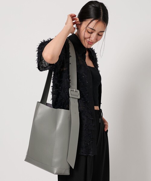 BEAUTY&YOUTH UNITED ARROWS（ビューティーアンドユースユナイテッドアローズ）の「ソフト ワイドベルト ビッグ ショルダーバッグ 2（ショルダーバッグ・レディース・ブラック/グレー/ブラウン・FREE）」の10枚目の写真