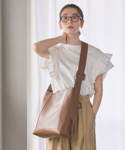 BEAUTY&YOUTH UNITED ARROWS（ビューティーアンドユースユナイテッドアローズ）の「ソフト ワイドベルト ビッグ ショルダーバッグ 2（ショルダーバッグ・レディース・ブラック/グレー/ブラウン・FREE）」の12枚目の写真