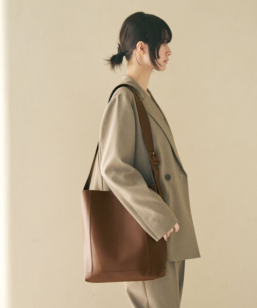 BEAUTY&YOUTH UNITED ARROWS（ビューティーアンドユースユナイテッドアローズ）の「ソフト ワイドベルト ビッグ ショルダーバッグ 2（ショルダーバッグ・レディース・ブラック/グレー/ブラウン・FREE）」の18枚目の写真