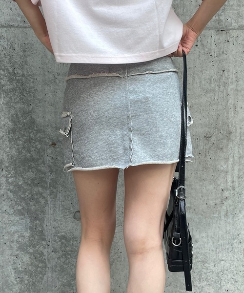 ROGER AND RAW(ロジャーアンドロウ)の「スウェットミニスカート(スカート・レディース・グレー/ブラック/ホワイト・MEDIUM/SMALL)」の17枚目の写真