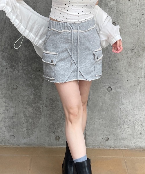 ROGER AND RAW(ロジャーアンドロウ)の「スウェットミニスカート(スカート・レディース・グレー/ブラック/ホワイト・MEDIUM/SMALL)」の15枚目の写真