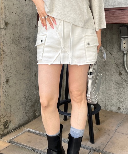 ROGER AND RAW(ロジャーアンドロウ)の「スウェットミニスカート(スカート・レディース・グレー/ブラック/ホワイト・MEDIUM/SMALL)」の11枚目の写真