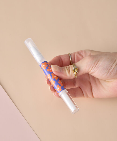 BIRTHDAY BAR(バースデイバー)の「STICK NAIL OIL(ハンドケア/ハンドクリーム・レディース・サックスブルー/ピンク・0)」の1枚目の写真