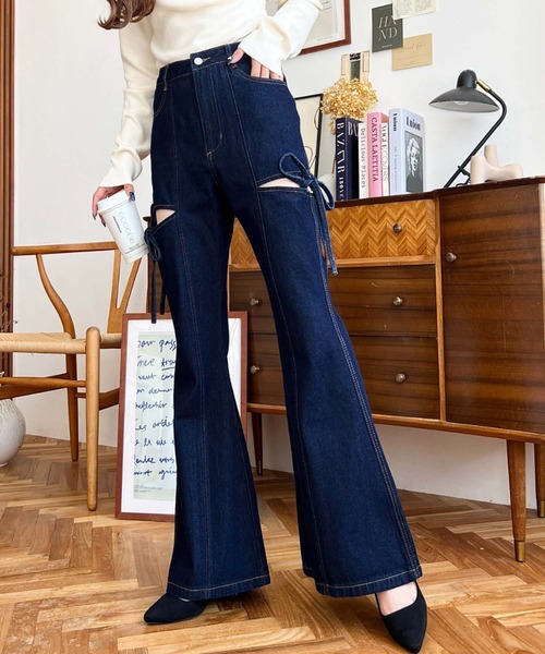セール】デニム&ツイルカットアウトリボンフレアパンツ(デニムパンツ セール】デニム&ツイルカットアウトリボンフレアパンツ(デニムパンツ