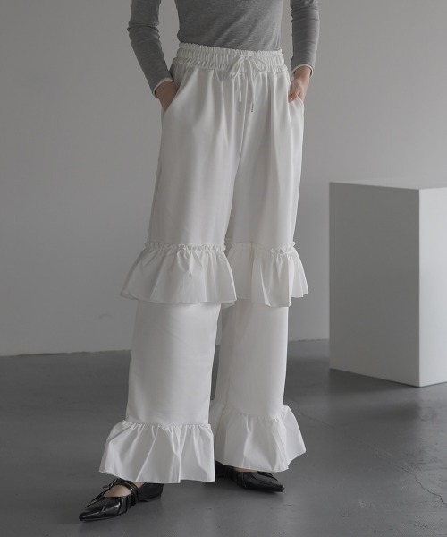 Clum(クルム)の「Frill wide easy sweat jersey pants / フリルワイドイージースウェットジャージパンツ(スウェットパンツ・レディース・ブラック/ホワイト・FREE)」の6枚目の写真