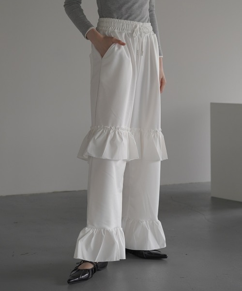 Clum(クルム)の「Frill wide easy sweat jersey pants / フリルワイドイージースウェットジャージパンツ(スウェットパンツ・レディース・ブラック/ホワイト・FREE)」の7枚目の写真