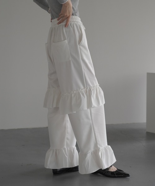 Clum(クルム)の「Frill wide easy sweat jersey pants / フリルワイドイージースウェットジャージパンツ(スウェットパンツ・レディース・ブラック/ホワイト・FREE)」の9枚目の写真