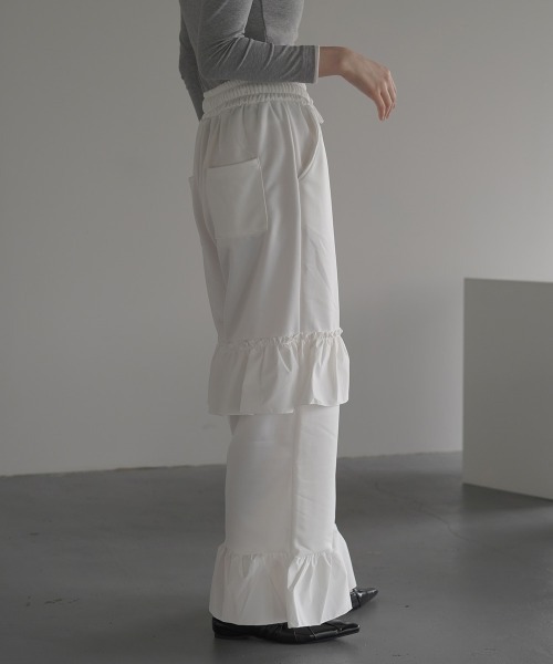 Clum(クルム)の「Frill wide easy sweat jersey pants / フリルワイドイージースウェットジャージパンツ(スウェットパンツ・レディース・ブラック/ホワイト・FREE)」の10枚目の写真