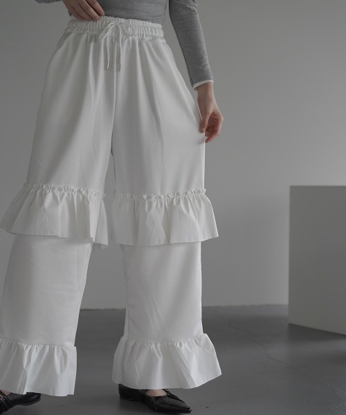 Clum(クルム)の「Frill wide easy sweat jersey pants / フリルワイドイージースウェットジャージパンツ(スウェットパンツ・レディース・ブラック/ホワイト・FREE)」の12枚目の写真