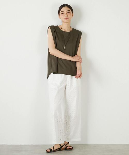MELROSE claire（メルローズ クレール）の「【ナノキャラメルフレアーシルエットノースリーブプル】（Tシャツ/カットソー・レディース・ベージュ/ネイビー/カーキ・FREE）」の13枚目の写真