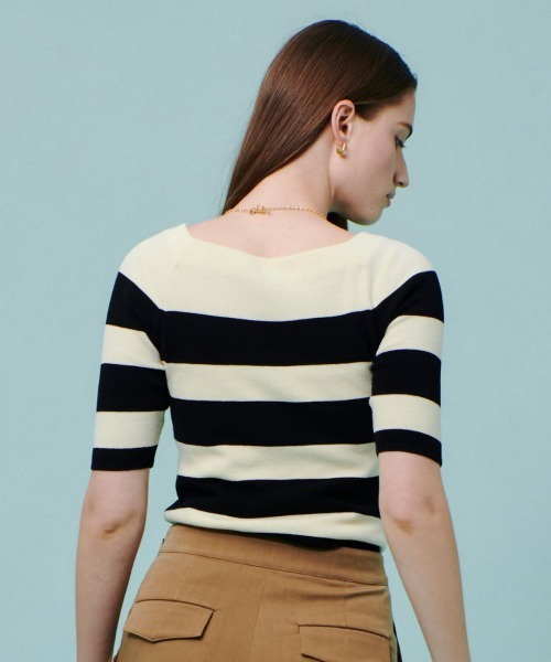 allureville（アルアバイル）の「◇ 2WAY ネック5分袖プルオーバー（ニット/セーター・レディース・ブラック/ブラック系その他/オフホワイト/レッド・2）」の17枚目の写真