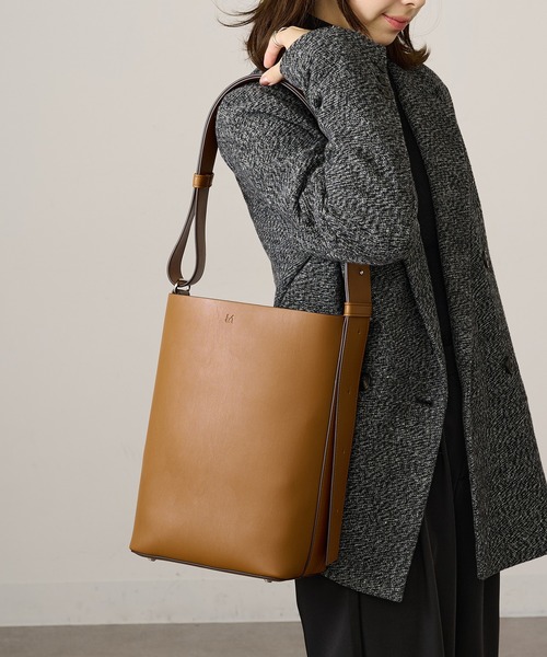 ＆MyuQ（アンドミューク）の「【＆MyuQ】JUNO mini A4サイズ収納可能 通勤 通学（ショルダーバッグ・レディース・キャメル/ブラック・FREE）」の16枚目の写真